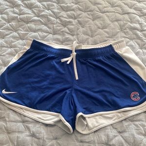 Reversible Nike Chicago Cubs shorts